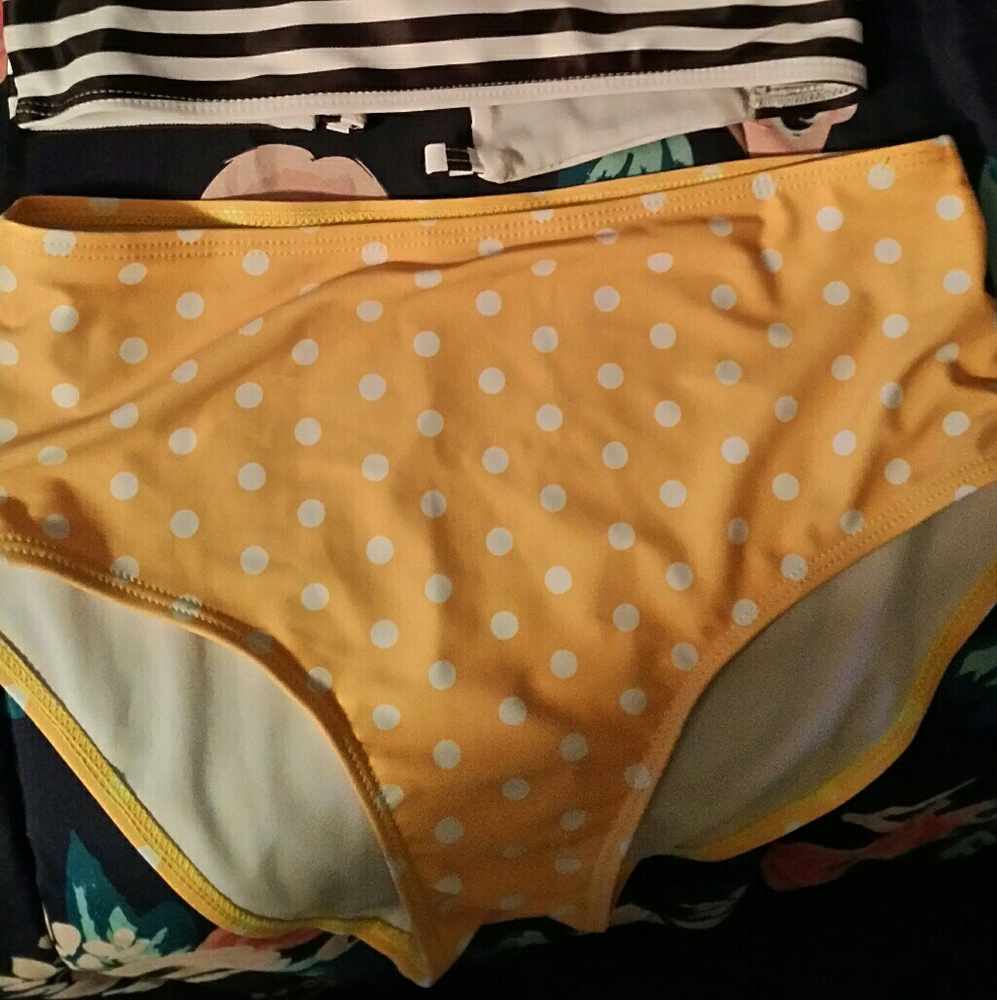 Vintage high waisted bikini never worn size small